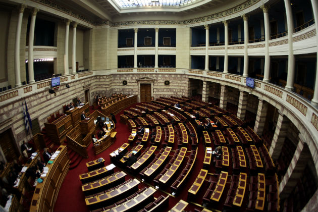 Στη Βουλή ο ΦΠΑ εν αναμονή των δανειστών