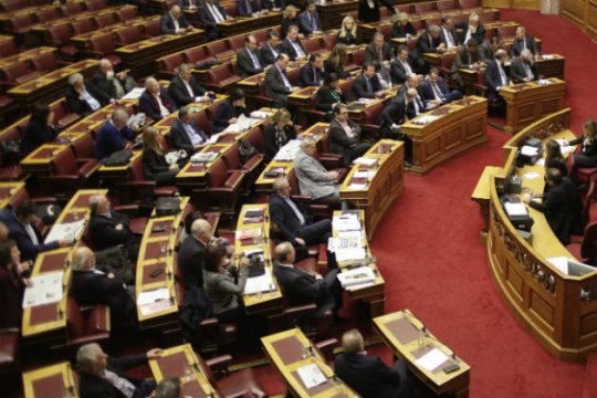 Επίθεση και καταψήφιση του προϋπολογισμού
