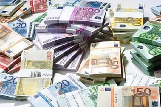 «Μας χαλούν εμάς τα χρήματα»