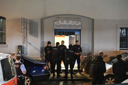 Αιματηρή επίθεση σε τζαμί της Ζυρίχης