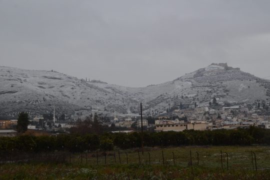 Παγωμένη η χώρα, προβλήματα από τα χιόνια