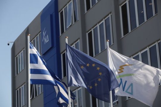 Σκληρή κριτική με μισές αλήθειες