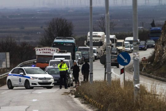 Τα τρακτέρ σε θέση «μάχης»