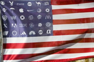 Ο Τραμπ «πυροβολεί» τη NAFTA
