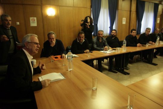 Άκαρπη η συνάντηση του Β. Αποστόλου με τους αγρότες