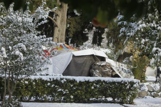 Θερμαινόμενοι χώροι σε Αθήνα-Πειραιά λόγω ψύχους