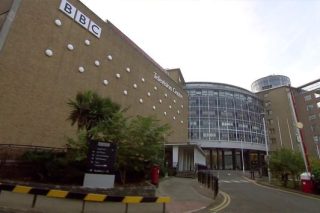 Στο «μικροσκόπιο» ομάδας του BBC οι ψευδείς ειδήσεις στα σόσιαλ μίντια