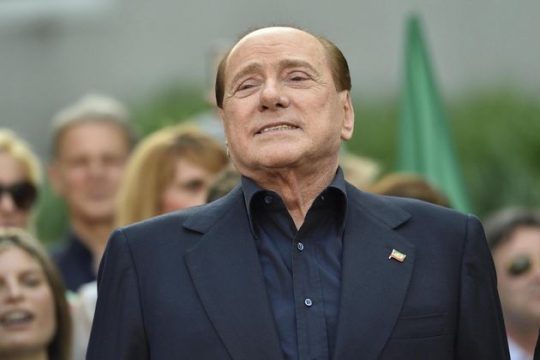 Νέα δίκη Μπερλουσκόνι για τη βίλα του Άρκορε
