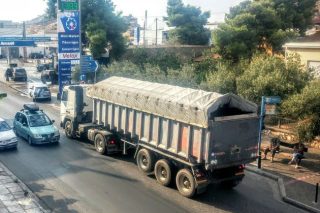 Κόμβος για τα φορτηγά, βρόχος για τους κατοίκους