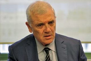 Αμηχανία και στα μεταγραφικά