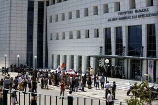«Παράνομες οι μετατάξεις 3.559 εκπαιδευτικών του 2013/14»