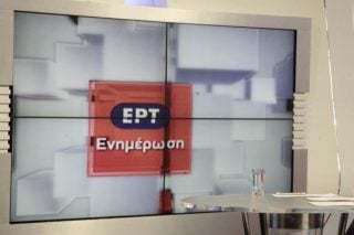 Ερωτήματα από την επιλογή άνκορμαν στο κεντρικό δελτίο της ΕΡΤ-1