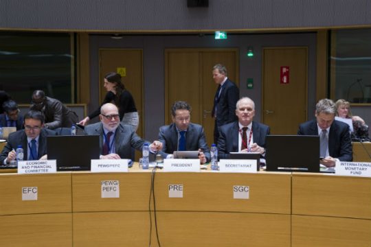 Παραμένει η αβεβαιότητα, στο τραπέζι μέτρα μετά το 2018