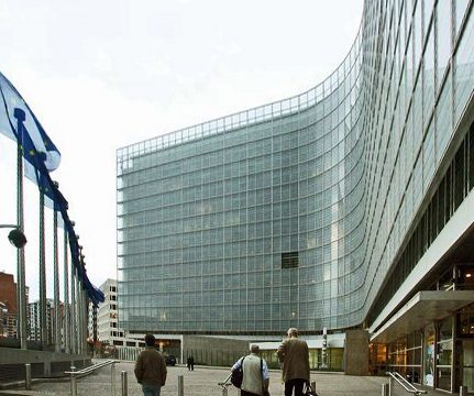 482 εκατ. ευρώ στην Ελλάδα για το προσφυγικό
