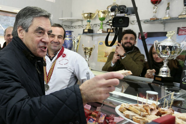Γέρνει ακροδεξιά ο Φιγιόν