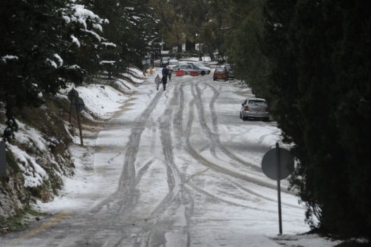Ξεκίνησε η επέλαση του χιονιά