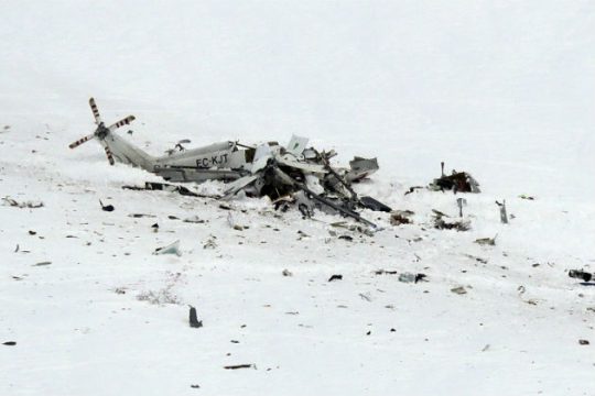 Νεκροί οι επιβαίνοντες του ελικοπτέρου που έπεσε στην Ιταλία