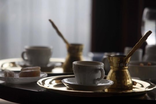 Μια Κροάτισσα σε ελληνικό καφενείο
