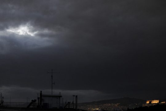 Επιδείνωση του καιρού με βροχές και καταιγίδες