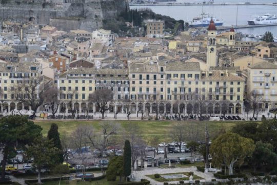 Βροχές και χιόνια στα ορεινά