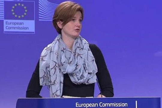 Κομισιόν: Το ΔΝΤ κινδυνολογεί για το ελληνικό χρέος