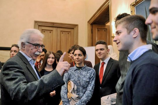 Το Ιδρυμα Ωνάση στηρίζει τους μαθητές της «άλλης Ελλάδας»