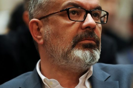 Κλείνει το μάτι στη Συμπαράταξη και ο Μπαργιώτας