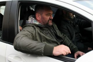 Καταδικάζουμε τους εξωσχολικούς απ’ όπου κι αν προέρχονται