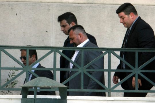 Καταδίκη των τραμπουκισμών της Χρυσής Αυγής από τον Δήμο Περάματος