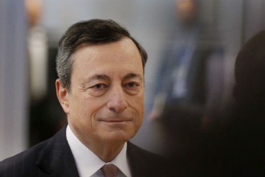 «Δεν υπάρχει μη βιώσιμο χρέος στην ευρωζώνη»