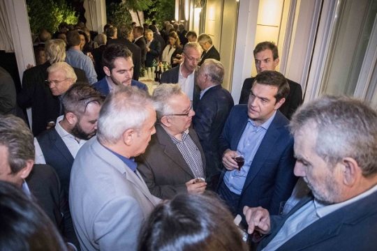 Η συμμορία του Μαξίμου και οι σωτήρες