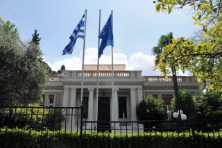 Με όπλο τα δάνεια του… αέρα