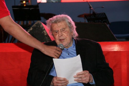 Παρέμβαση Μίκη Θεοδωράκη για τις εξελίξεις στον ΔΟΛ