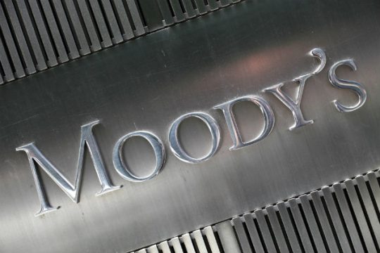 Προειδοποίηση Moody’s για την καθυστέρηση της αξιολόγησης
