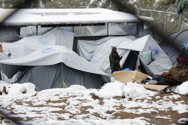 Καράβι του Πολεμικού Ναυτικού στη Λέσβο για τους πρόσφυγες
