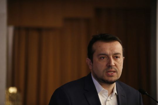 «Τι θέλουν να κρύψουν οι καναλάρχες;»