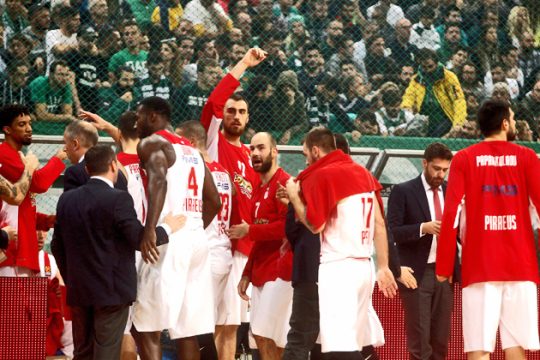 Πράσινο «πιστοποιητικό», ερυθρόλευκο… μαξιλαράκι
