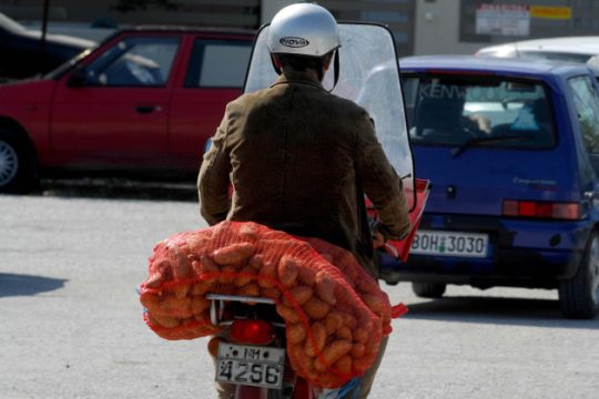Πουλούσαν πατάτες από τη Γαλλία ως… ελληνικές