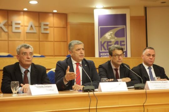 Αποσυμφόρηση των νησιών ζήτησαν πέντε δήμαρχοι απ’ τον Αλέξη Τσίπρα