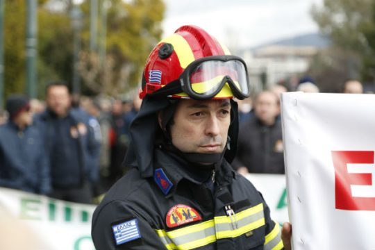 «Όχι» στο ξεσπίτωμα των πυροσβεστών