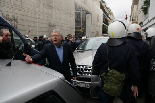 Διαμαρτυρία της ΠΟΕΔΗΝ στο Μαξίμου