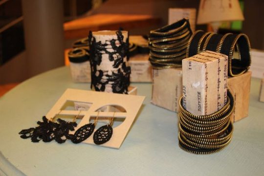 Ενα ξεχωριστό πωλητήριο μέσα στο Εθνικό Θέατρο