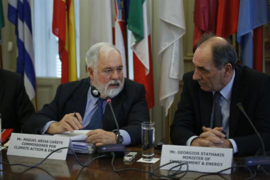 «Να πωληθεί το 66% του ΔΕΣΦΑ»