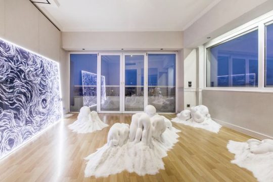 Η σύγχρονη τέχνη κλείστηκε στο δωμάτιο