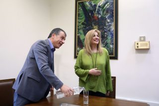 «Οχι» από Θεοδωράκη στην«αναστήλωση του ΠΑΣΟΚ»