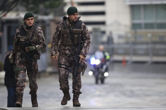 Τετρακόσια εντάλματα σύλληψης σε όλη την Τουρκία