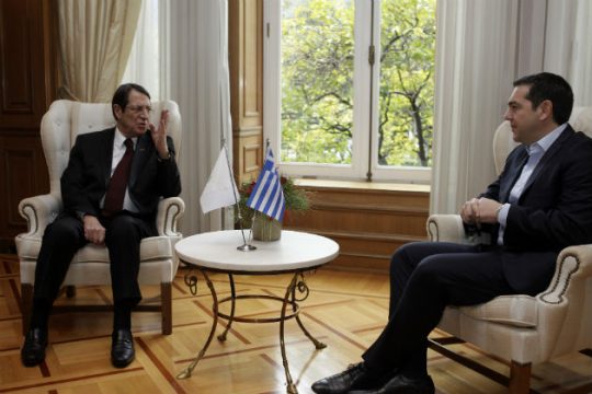 Εγγυήσεις και στρατεύματα παραμένουν το αγκάθι