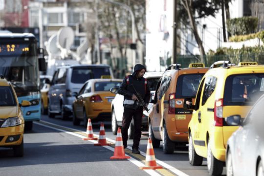 Ταυτοποιήθηκε μεν, καταζητείται δε
