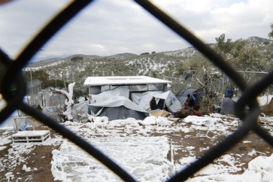 Ύπ. Αρμοστεία: Μουζάλας και Ε.Ε. υπεύθυνοι για τις δομές φιλοξενίας