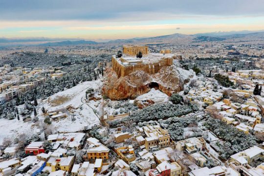 Εξασθενημένο έφτασε στην Αθήνα το «τρίτο κύμα»